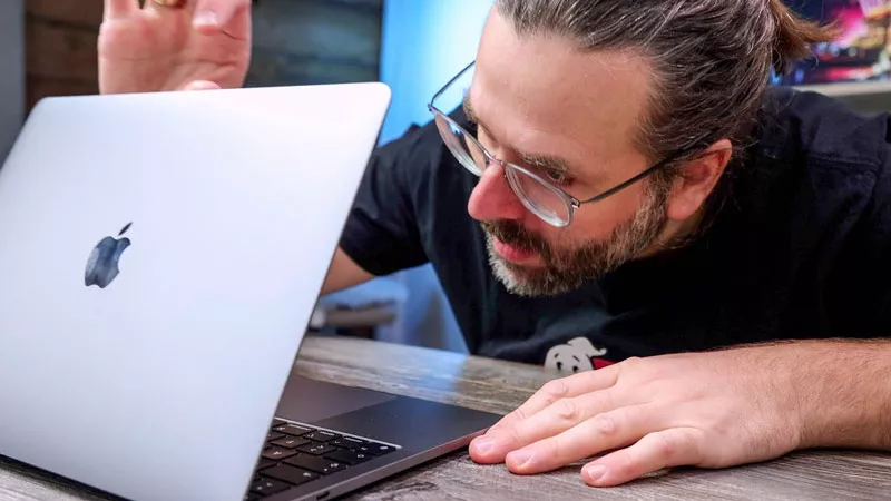 Cách kiểm tra xuất xứ MacBook Pro và test chất lượng máy đơn giản