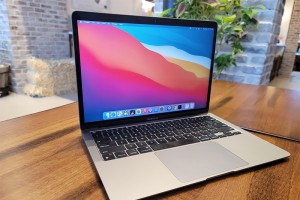 Macbook Air M1 giá bao nhiêu? Báo giá tốt nhất 2022!