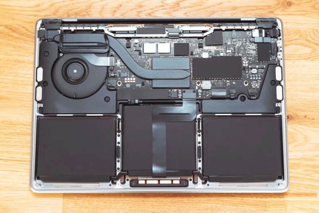Cấu hình MacBook Pro M2 có tốt không: thiết kế & hiệu năng