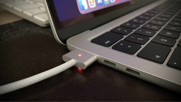 8 cách sửa lỗi sạc MacBook không vào điện đơn giản, CHI TIẾT NHẤT