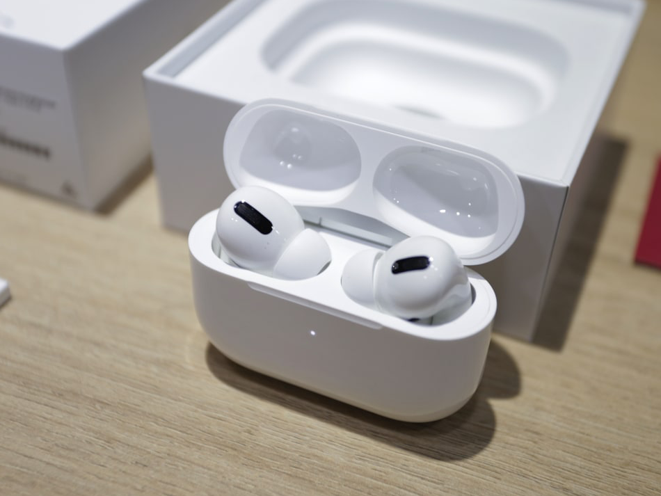 APPLE AIRPODS PRO NEW 99%