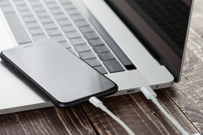 Cách kết nối iPhone với MacBook thông qua cáp USB