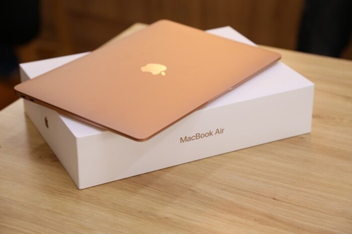 Hình ảnh gây thương nhớ của Macbook Air M1 Gold
