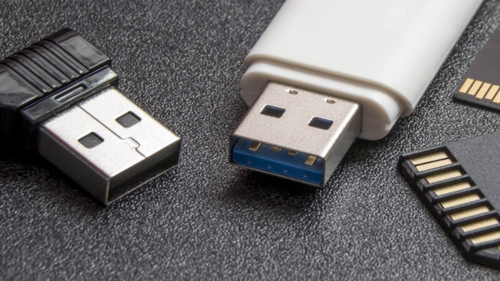 Chuẩn bị USB có dung lượng tối thiểu 8GB