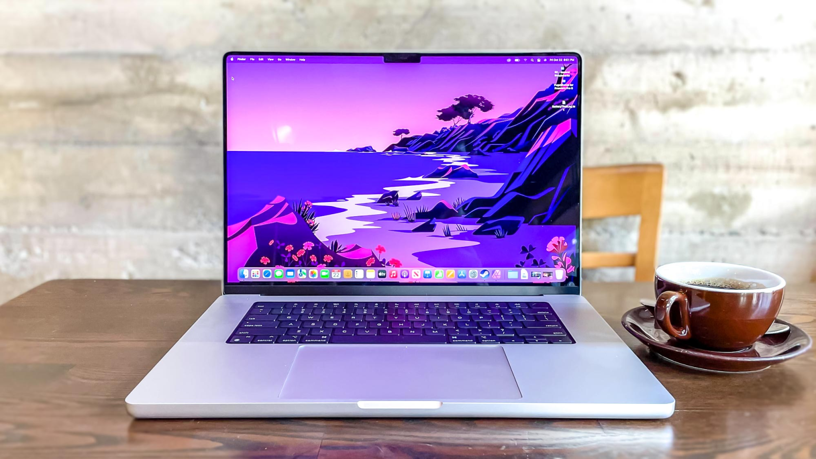 Tất cả phiên bản 16 inch từ dòng MacBook Pro 2021 trở đi phù hợp với người thường xuyên biên tập video