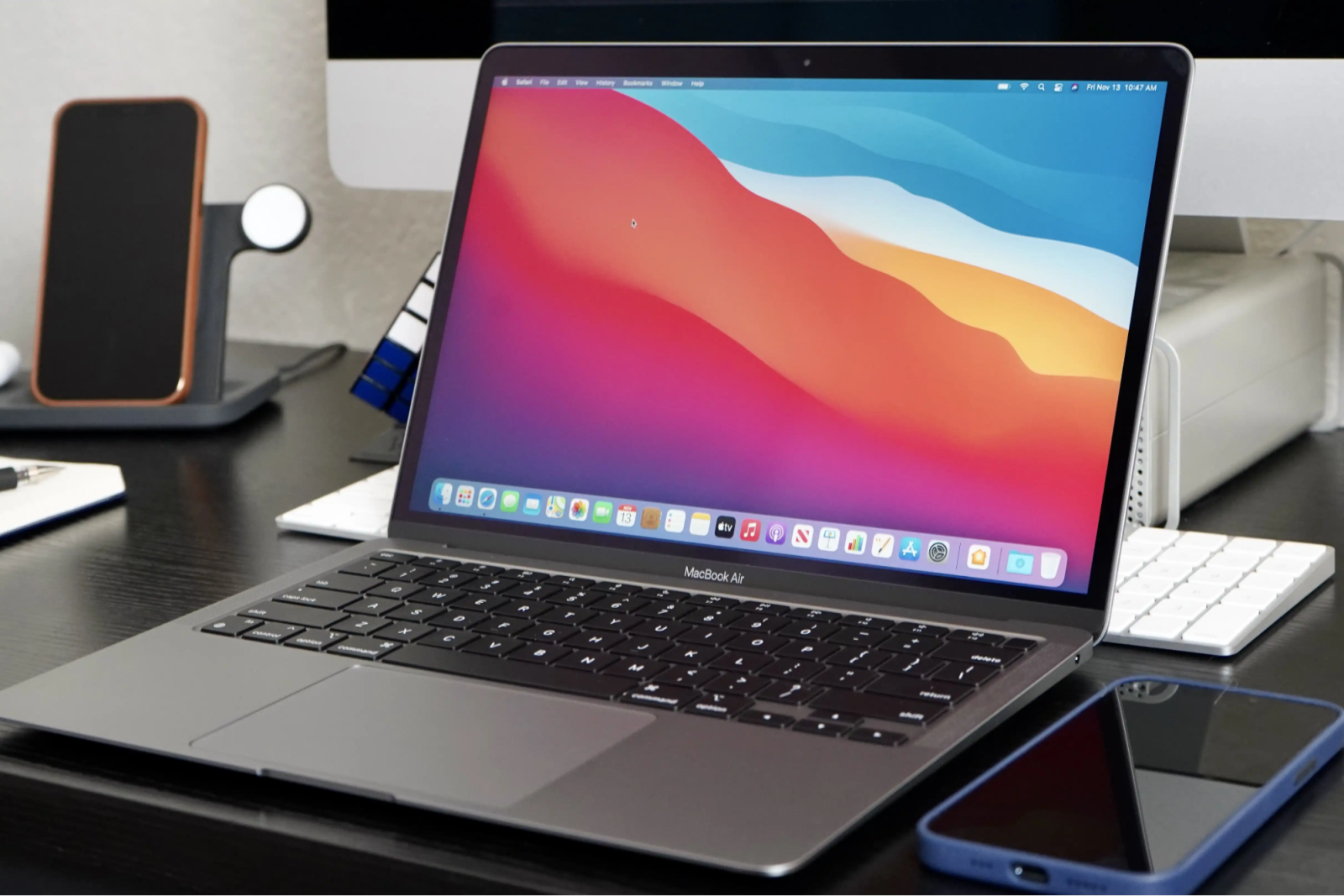 MacBook Air M1 2020 với thiết kế tinh tế, hiệu năng khủng