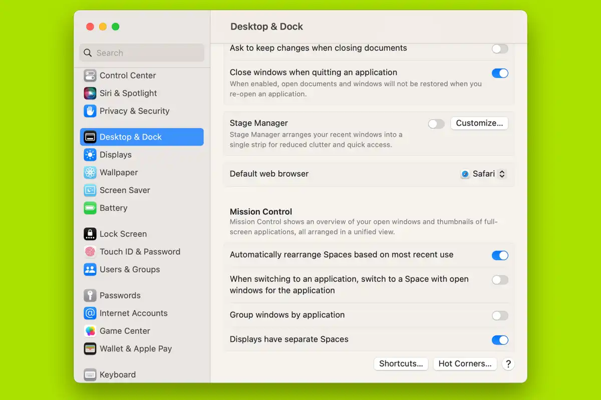 Chọn Màn hình nền & Dock và tùy chỉnh Dock theo ý muốn khi thiết lập MacBook mới