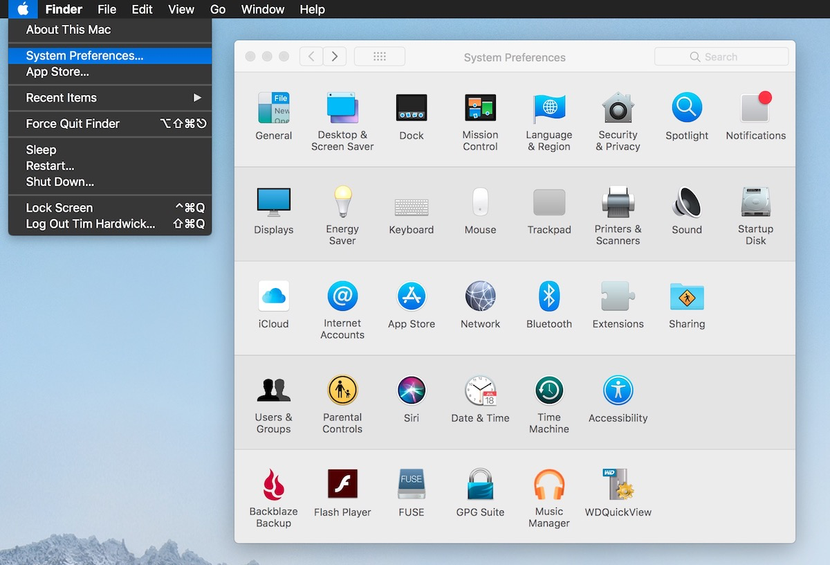 Chọn System Settings (Cài đặt hệ thống) đối với hệ điều hành mới nhất MacOS Ventura