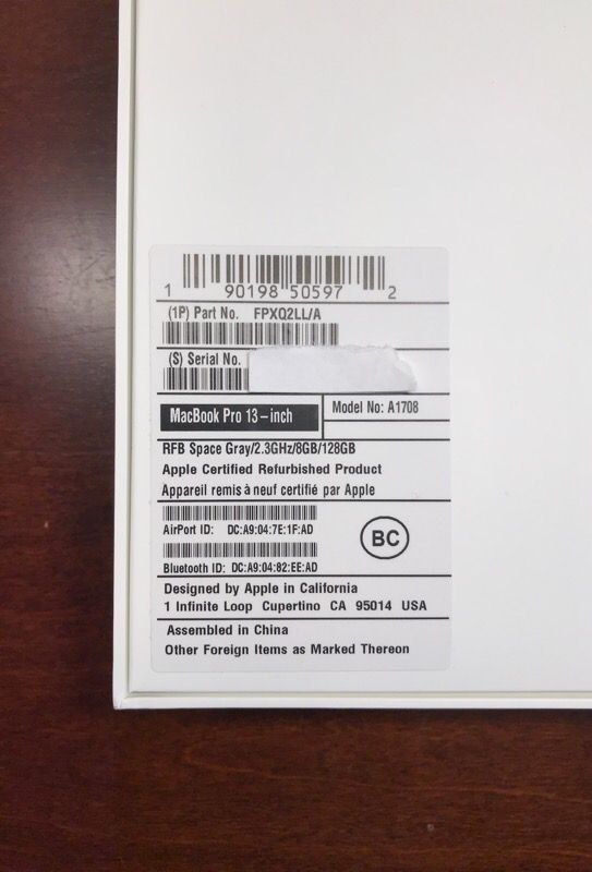 Mã Serial cũng được ghi ngay trên vỏ hộp MacBook