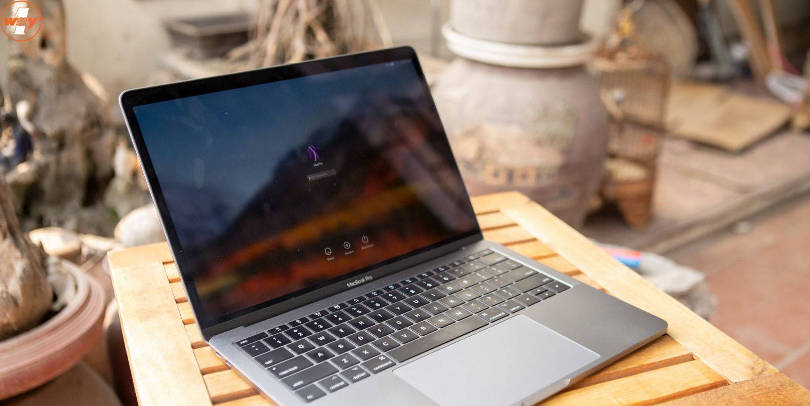 Tắt MacBook đúng cách sẽ phần nào đảm bảo tuổi thọ cho pin