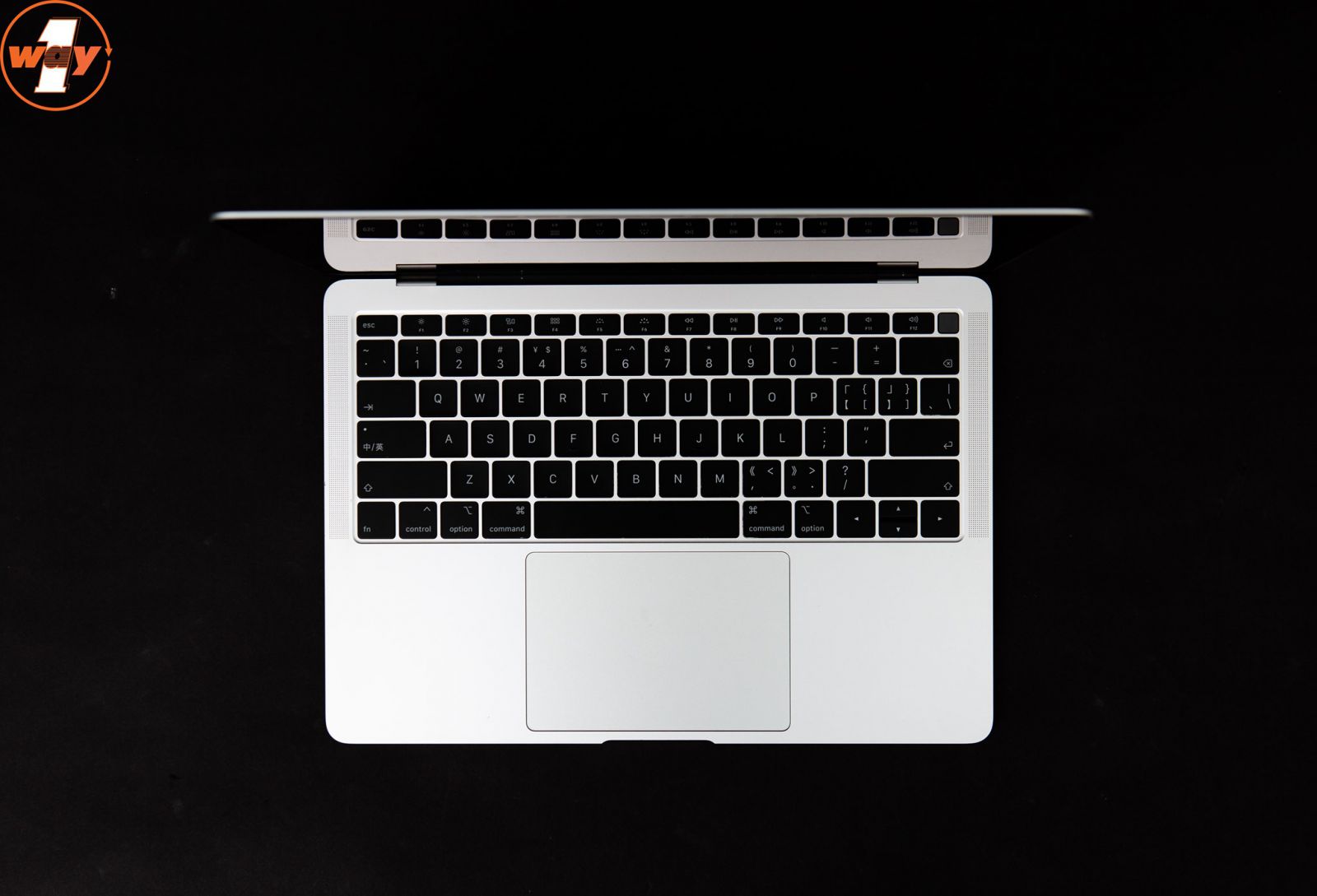 MacBook sở hữu âm thanh sống động, đầy chuyên nghiệp