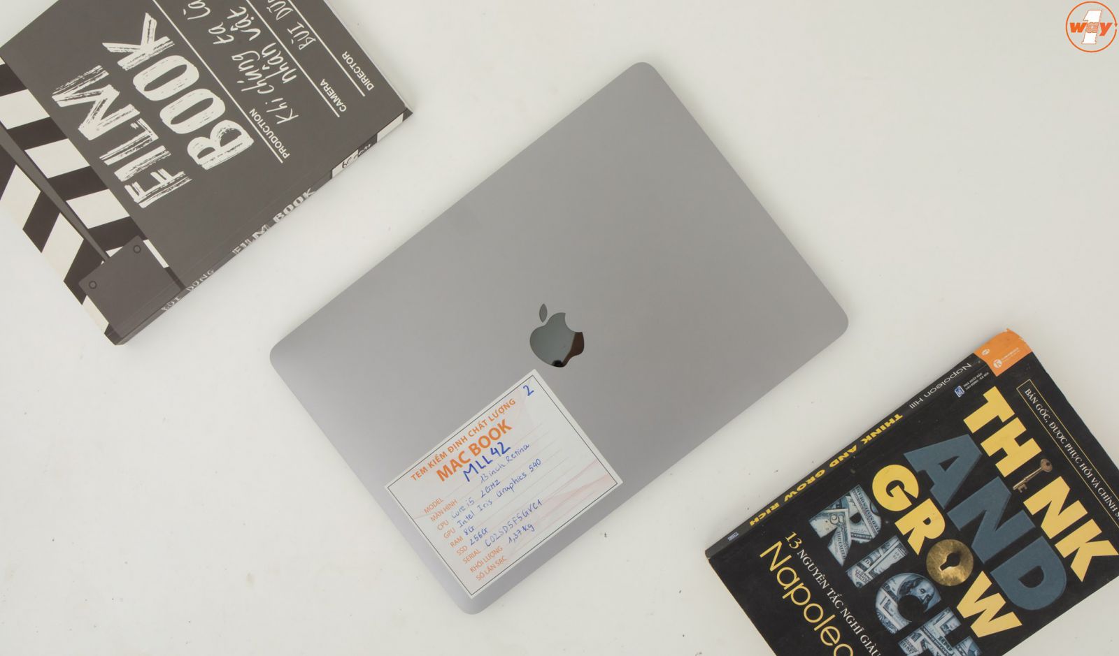 Phiên bản màu xám bạc thời thượng của MacBook Pro 2016