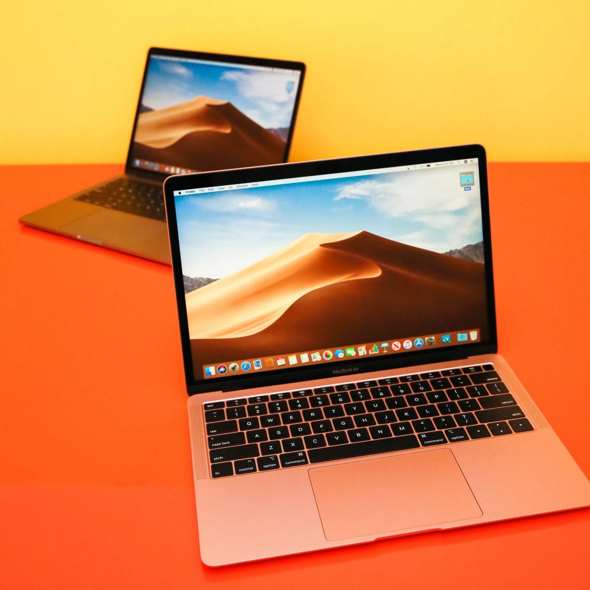 MVFM2 - MacBook Air Rose gold 2019 với màu sắc phù hợp cả nam và nữ