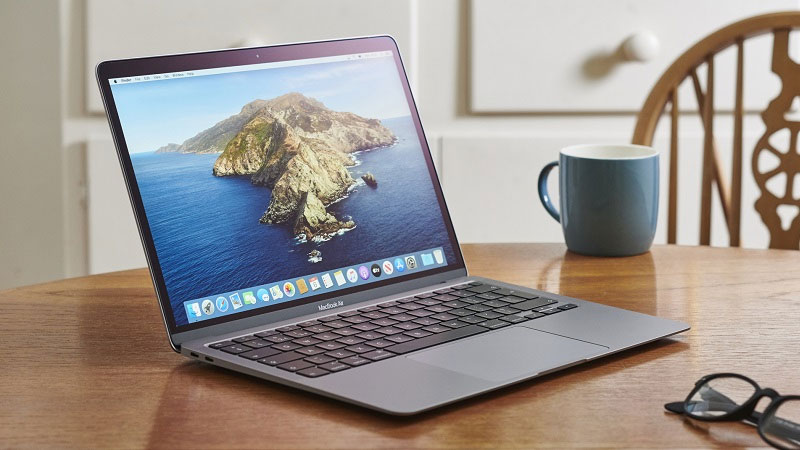 MacBook Air 2020 trang bị bàn phím Magic có độ bền cao.