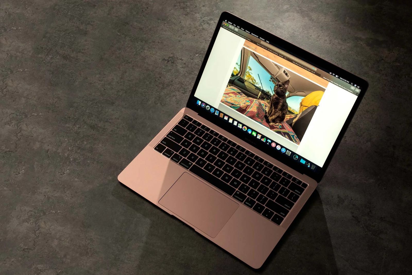 MacBook Air 2019 - 13 inch - 256GB - MVFN2 cũ vàng hồng