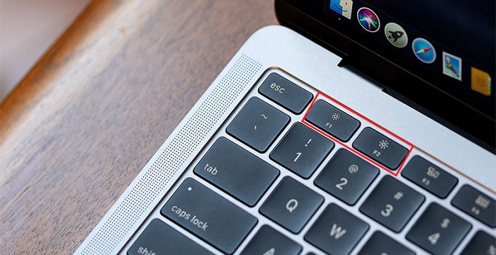 Phím tăng và giảm ánh sáng màn hình MacBook Air M1 nằm bên phía tay trái bàn phím