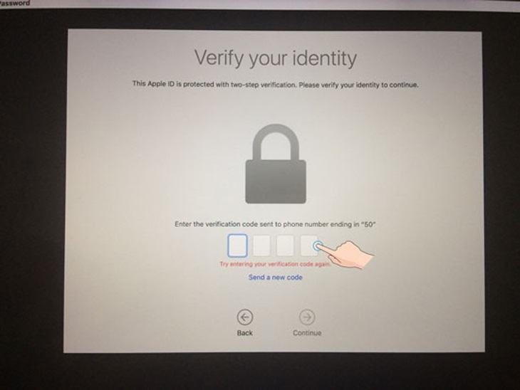 Sau khi lựa chọn phương thức xác thực, nhấn Continue, Apple sẽ gửi 4 số code để bạn nhập vào Verify your identity