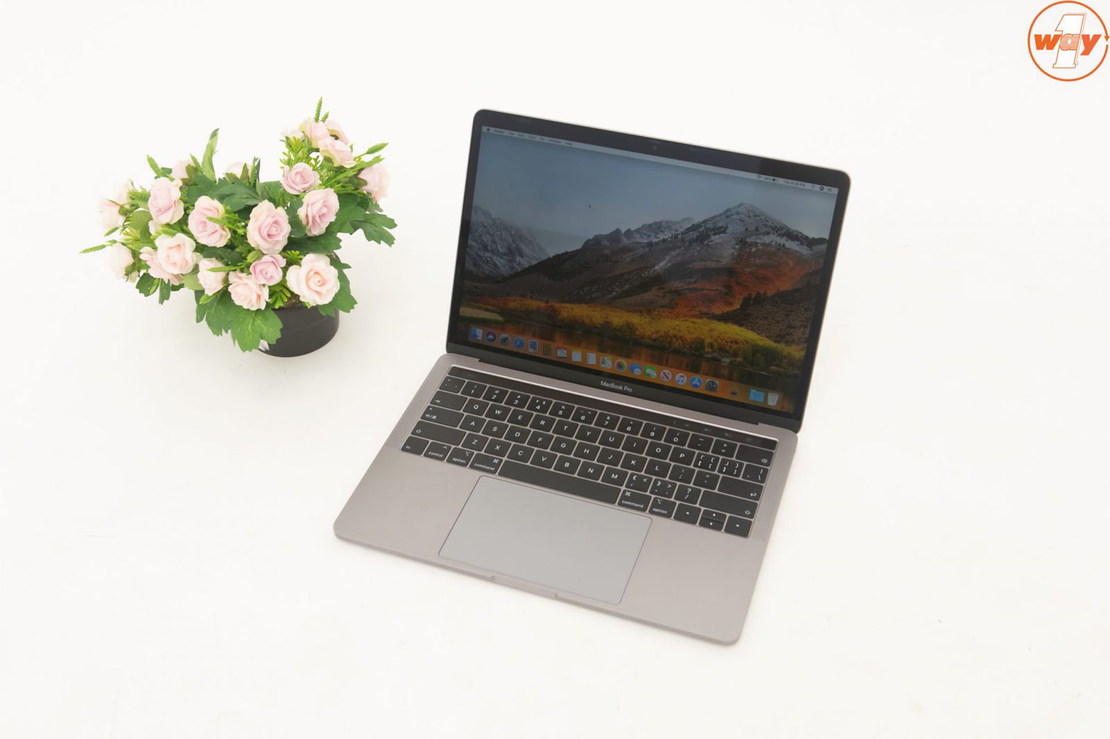 MacBook Pro 2019 có thể sử dụng liên tục từ 8-10 giờ